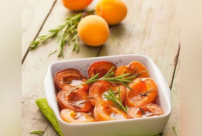 abricots rotis au romarin et vanille 5b46c88d2d3a3f4888ca34203ed9505d12fb0e31