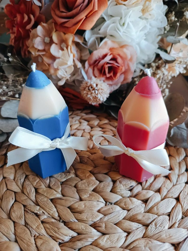 bougie crayon rose bleu